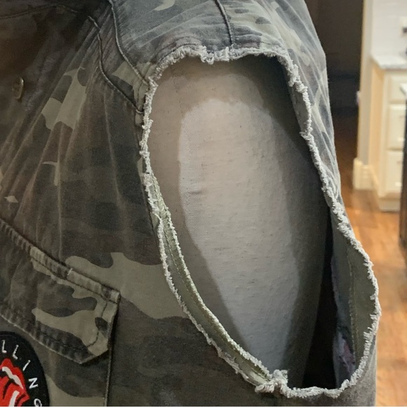 FOREVER 21 Rolling Stones Tour 1978 Camo Utility Vest Size M - Picture 9 of 11